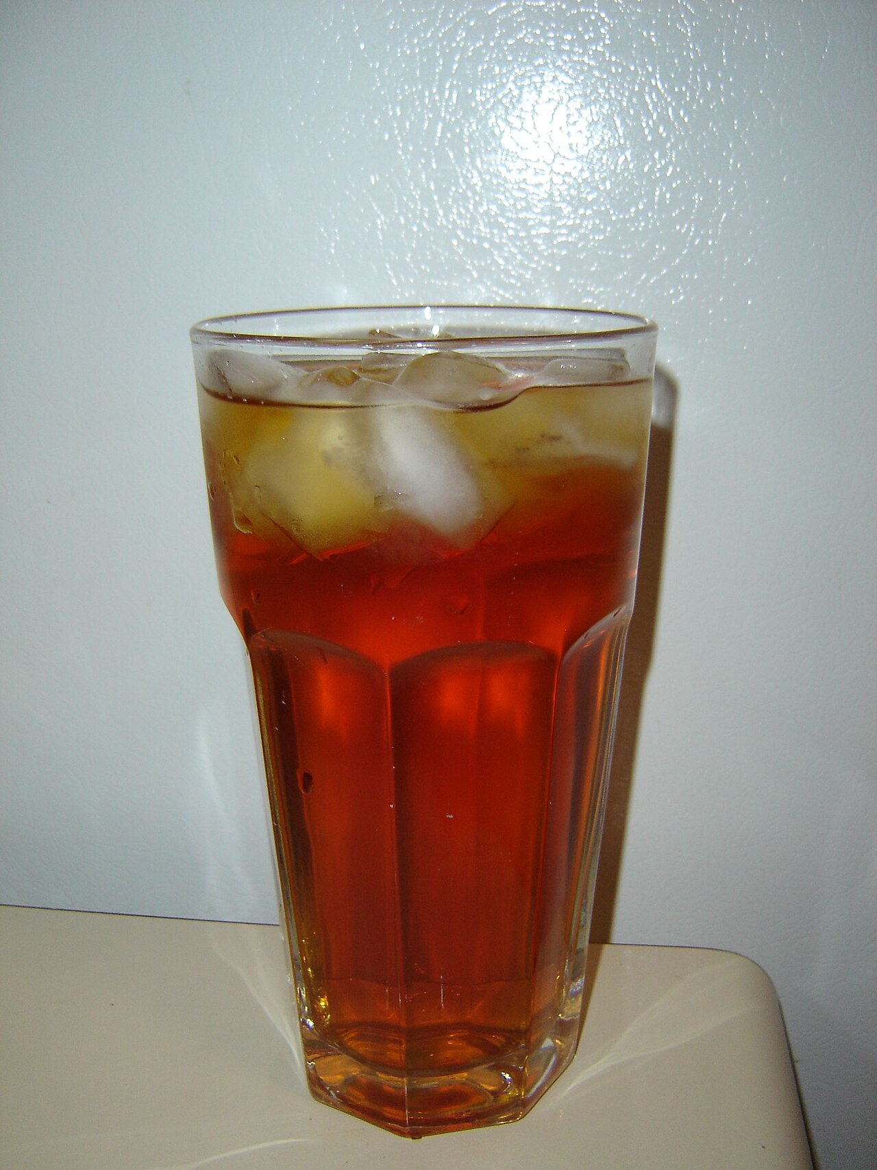 Thé glacé maison : Thé fait maison, servi glacé